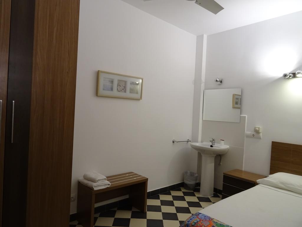 Hostal Ritzi Palma de Mallorca Zewnętrze zdjęcie